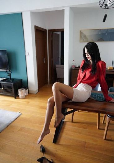 臣服于同学胯下的麻麻_4K免费观看最新