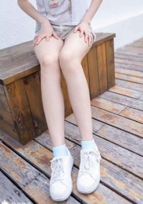 娇妻宾馆被三根粗大的夹击_高清手机在线观看