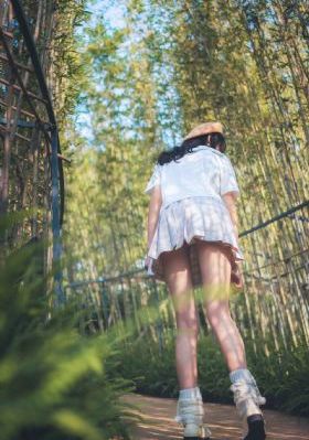毛茸茸的亚洲妓女撒尿_超清高清在线观看